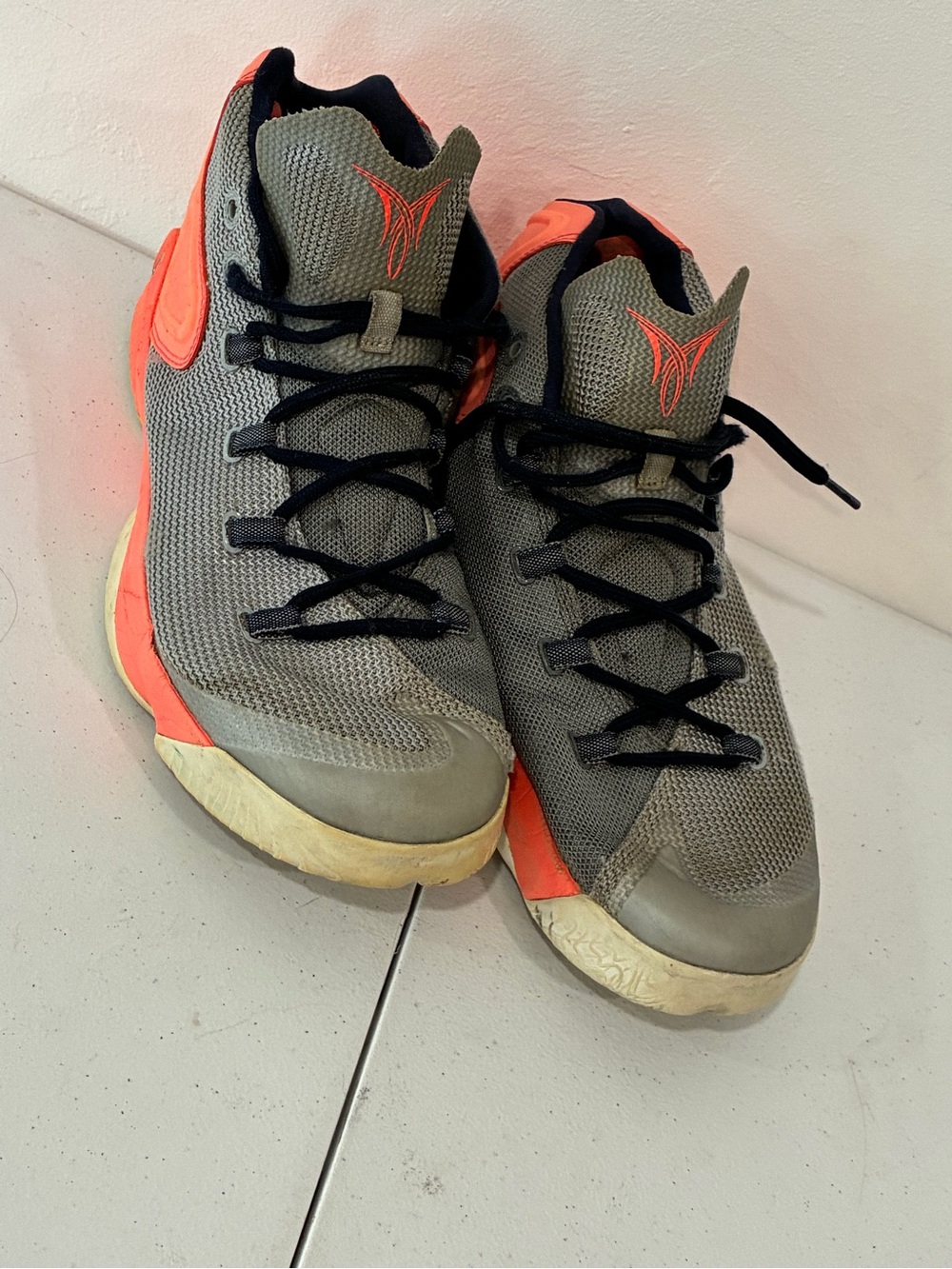 Nike Jordan Melo M12 Wolf Grey Metallic Silver 827176-008 Men's Size 10.5